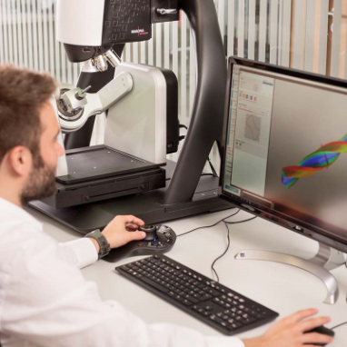 s-neox-five-axis-user-1 3D optical systems for Industry and research