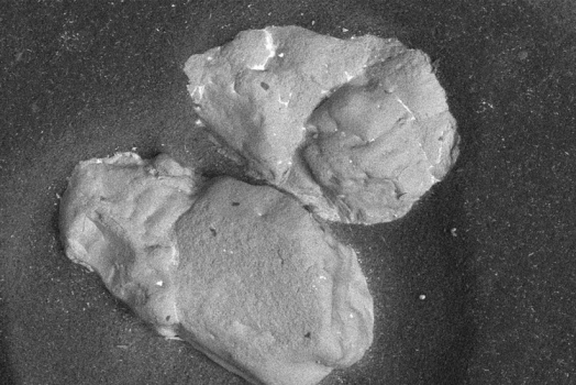 Feststoffpartikelerosion (SPE) von Aluminiumoxidkeramik, Epoxidharz und Polymerverbundwerkstoffen: Materialabtragsmechanismen und Erosionsrate